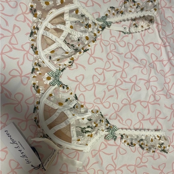 NWT for love and lemons tossed daisy bra - Picture 3 of 4